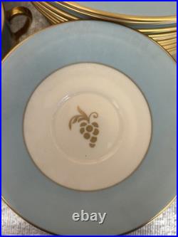 29 Piece Vintage Pickard China Ravenswood Service Light Blue And Gold Grape