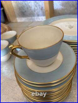 29 Piece Vintage Pickard China Ravenswood Service Light Blue And Gold Grape