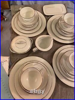 33 Pc Noritake Buckingham Gold China