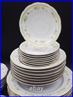 38 Pcs PORCELAIN FINE CHINA GOLD RIM OVAL PLATE DINNERWARE Vintage Excellent Co