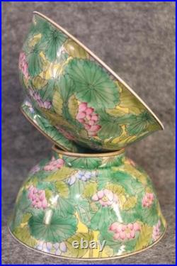 A Pair Chinese Pastel Porcelain Gilded Hand Painted Lotus Pattern Bowls 8565