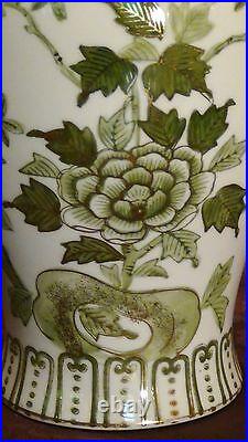 Antique Chinese Porcelain Gren-gold Painted Flowers Vase