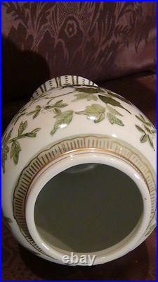 Antique Chinese Porcelain Gren-gold Painted Flowers Vase
