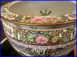 Antique Porcelain 16 FR Medallion FB wRose Gold Qianlong Seal 2 Av Antique Porcelain 16 FR Medallion FB wRose Gold Qianlong Seal 2 Av