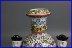 Beautiful Chinese famille rose porcelain Two people embracing gilded vase