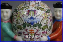 Beautiful Chinese famille rose porcelain Two people embracing gilded vase