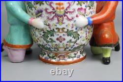 Beautiful Chinese famille rose porcelain Two people embracing gilded vase