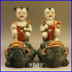 China Famille-rose Porcelain Young Boy Girl Ride Golden Toad Spittor Statue Pair