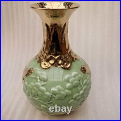 China Old Porcelain green glazed Gold color relief pine crane patterned vase