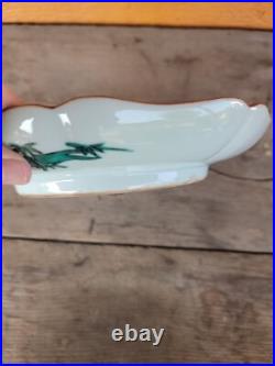 Chinese Porcelain 9.5 Dia Yellow Bird Bonsai Tree Flowers Vivid Decorator Plate