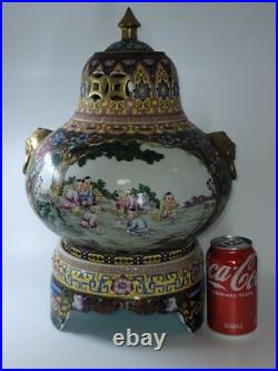 Collectible Chinese Famille Rose & Gold Gilted Porcelain Statue