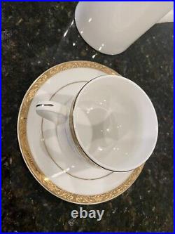 Command Performance Gold china set