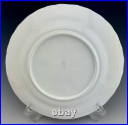 EXCELLENT HEREND ANTIQUE Swan 8.25 Raised Bird Plate with Gold Edging Amazing