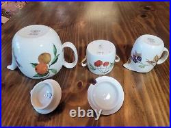 Evesham Gold by Royal Worcester- Porcelain with various fruit designs(95 pieces)