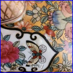 FABULOUS Vintage Porcelain Rose Canton Lidded Box with Acorn Finial Reds/Golds