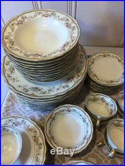 Fanconia Krautheim China AIDA Gold Verge, 7 piece place setting service for 8