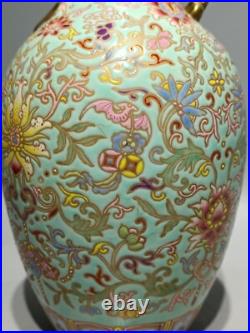 G Beautiful Chinese famille rose porcelain gilded vase G Beautiful Chinese famille rose porcelain gilded vase