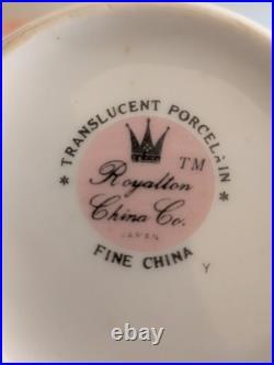 Golden Elegance 24 Piece Set by Royalton China Co Golden Elegance 24 Piece Set by Royalton China Co