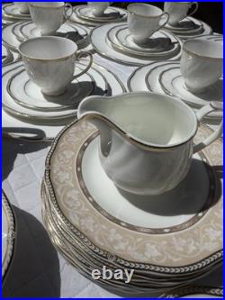 HUGE 76 Piece Lot Set Wedgwood Crown Gold 24k Dinnerware China Settings Plates