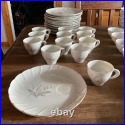 Kayson Golden Rhapsody Fine China 124 Pieces great condition