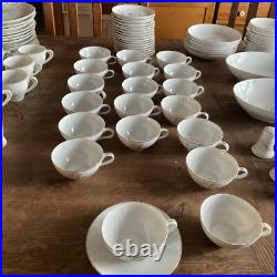 Kayson Golden Rhapsody Fine China 124 Pieces great condition