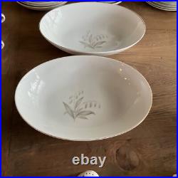 Kayson Golden Rhapsody Fine China 124 Pieces great condition
