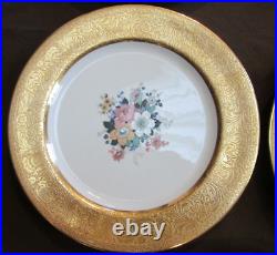 Lot of 8 Superior China Bavaria Dinner Plates Floral Center 22K Gold Rim 10 dia