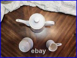 Lynns Fine China Valentine 582 White withgold Service for 8 Dinner Set withExtras