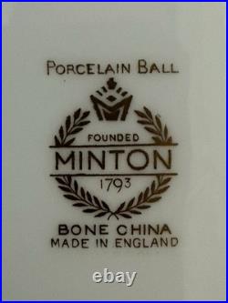 Minton Porcelain Porcelain Ball Bone China 10.5 Unused Dinner Plate