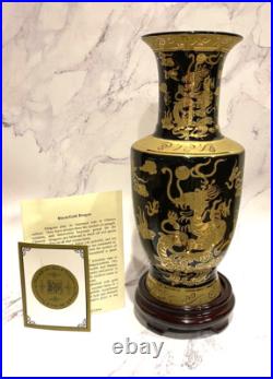 NIB VTG CHINESE BLACK & GOLD PORCELAIN VASE With WOOD STAND