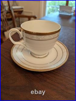 Noritake Fine Porcelain China Hampshire Gold 48 Piece Set