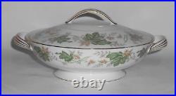 Noritake Porcelain China 5312 Daphne WithGold Covered Vegetable Bowl