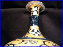 Oriental luxury gold gilt blue and white flower porcelain long neck vase Signed