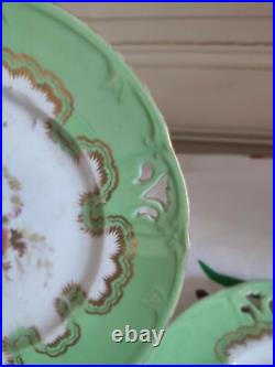 Pair Of Porcelain Plates With Openwork Floral Bouquet Decoration And Gilding Pair Of Porcelain Plates With Openwork Floral Bouquet Decoration And Gilding
