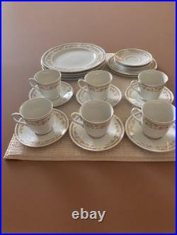 Porcelain Floral Twelve-Piece Dinner Set Cups Saucers Plates Bowls White Gold