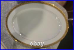 Royal Gallery Gold Buffet Service for 12 1991 New