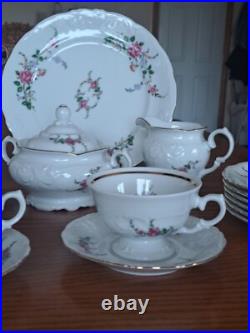 Royal Kent Poland Porcelain China Bavarian Rose 31 Piece Formal Dining Set