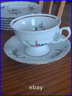 Royal Kent Poland Porcelain China Bavarian Rose 31 Piece Formal Dining Set