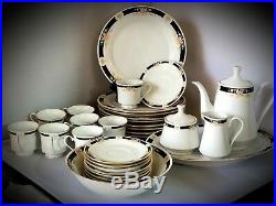 Set Crown Ming Fine porcelain China ADRIANA Pattern with gold rims Service for 8