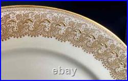 Set of 12 Elegant Royal Doulton 9 Gold Encrusted Plates