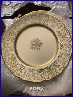 Set of 8 Vintage Johnson Bros. England 10.5 Dinner Plates Ivory Gold Victorian