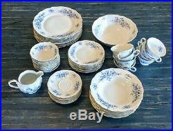 VINTAGE Favolina Made in Poland 25 piece Porcelain China setFlora with Gold trim