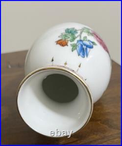 VTG 1950's Chinese Hand Painted Famille Rose Gold Rim Porcelain Vase 6.5 Tall