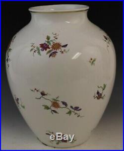 VTG Richard Ginori Italy LRG White Porcelain Floral Decor Gold Gilt Bouquet Vase