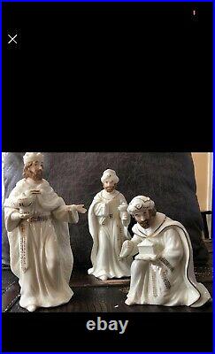 Vint Dillards Trimmings 11 Piece Nativity Set Ivory Porcelain & 24kt Gold Trim