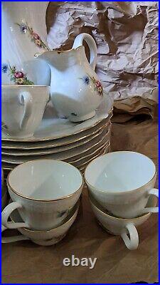 Vintage Floral Hutschenreuther Fine China 21 Piece Set Bone China Gilded used