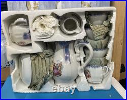 Vintaged 17 pcs Coffee Set With Music Box In Coffee Pot Gold Trim Fine China M52 Vintaged 17 pcs Coffee Set With Music Box In Coffee Pot Gold Trim Fine China M52
