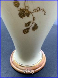 Wonderfull 9 Worcester Royal China Works vase with Reticulated Side Panel